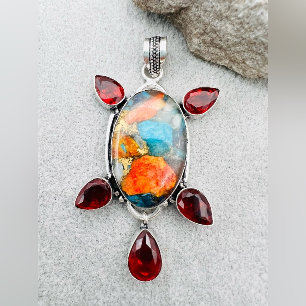 OYSTER TURQUOISE/GARNET PENDANT